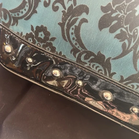 Beautiful Statement Bag - Picture 4 of 4